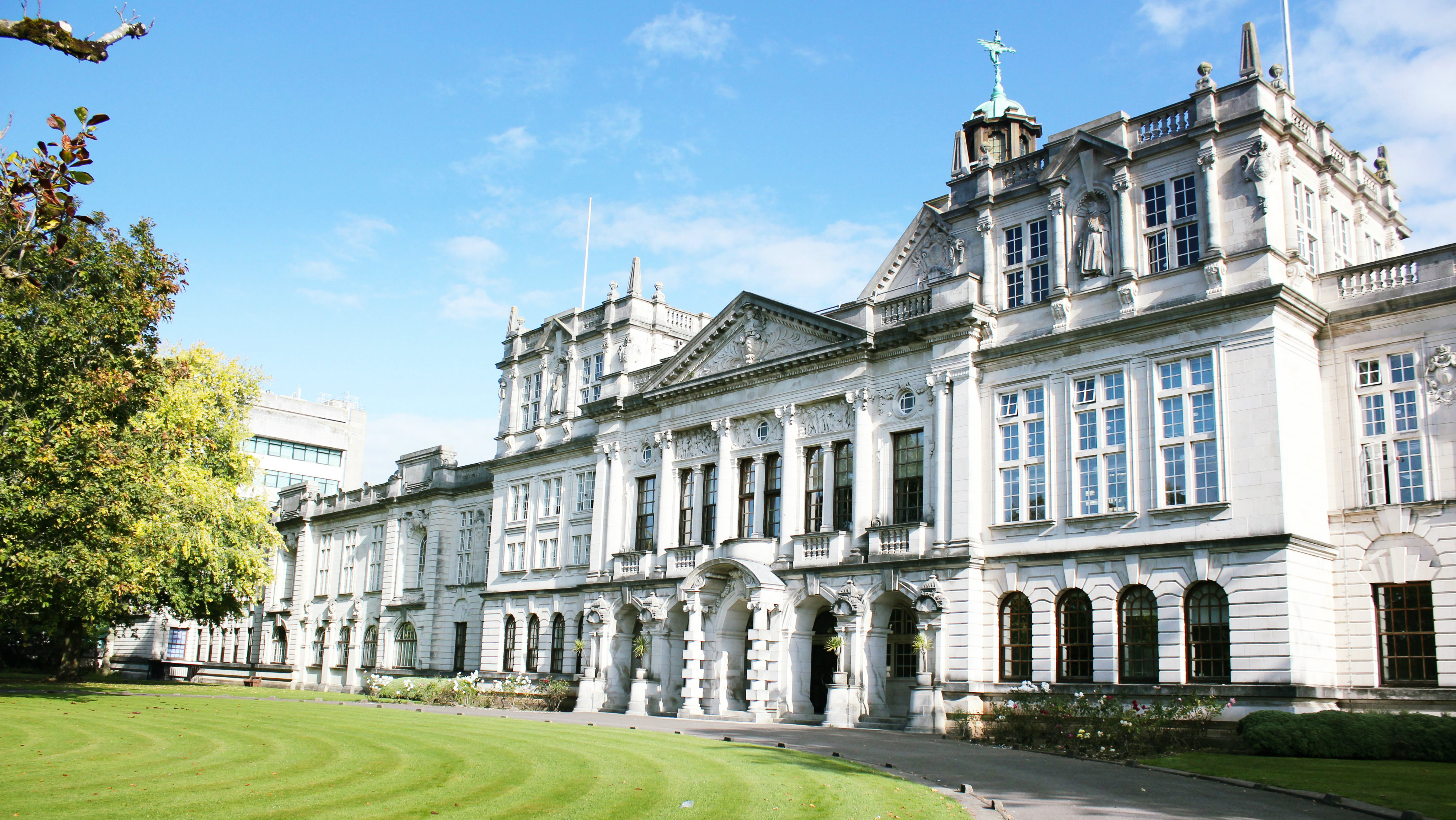 cardiff university walking tour