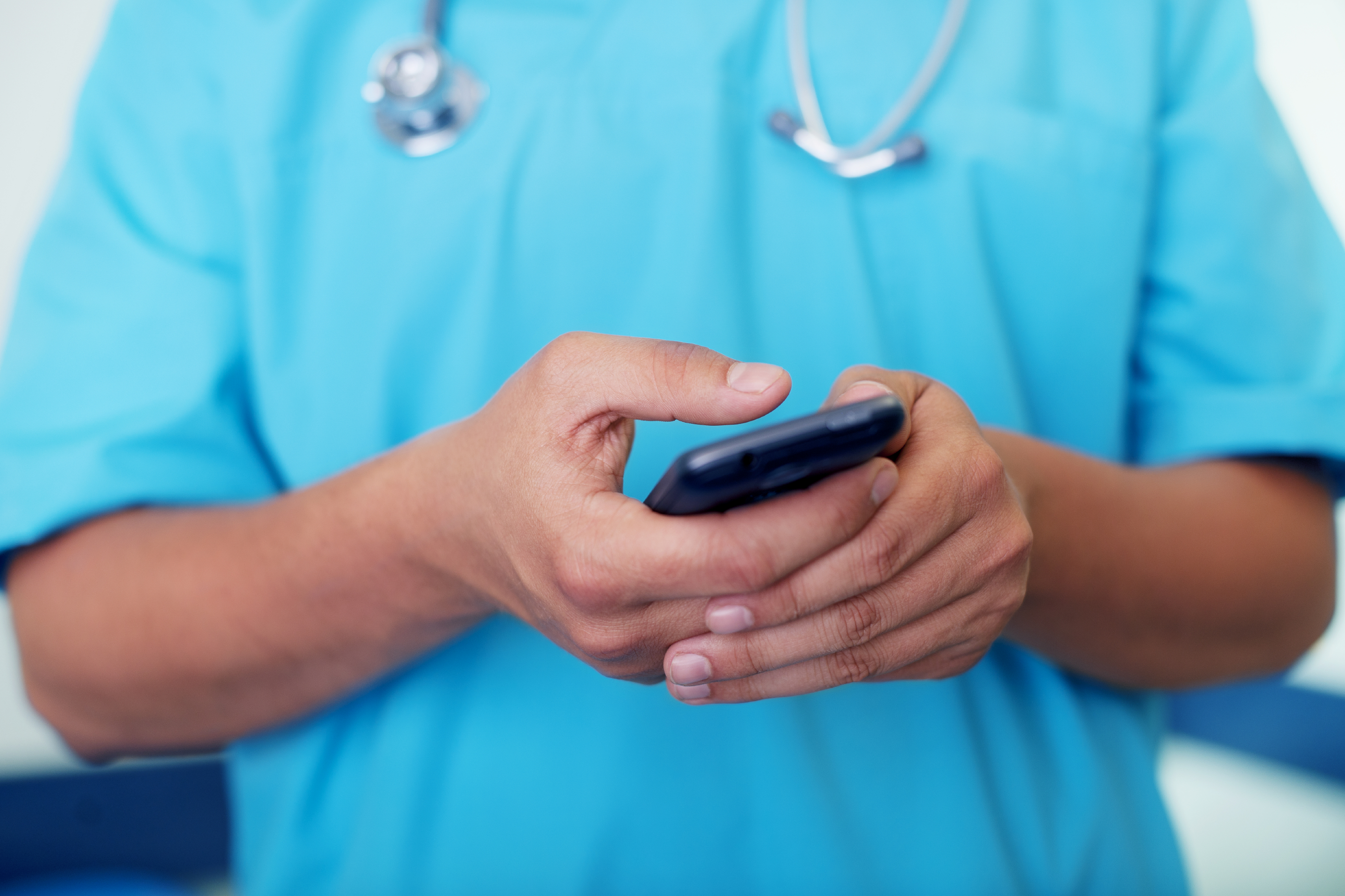 Doctors and the Etiquette of Mobile Device Use News